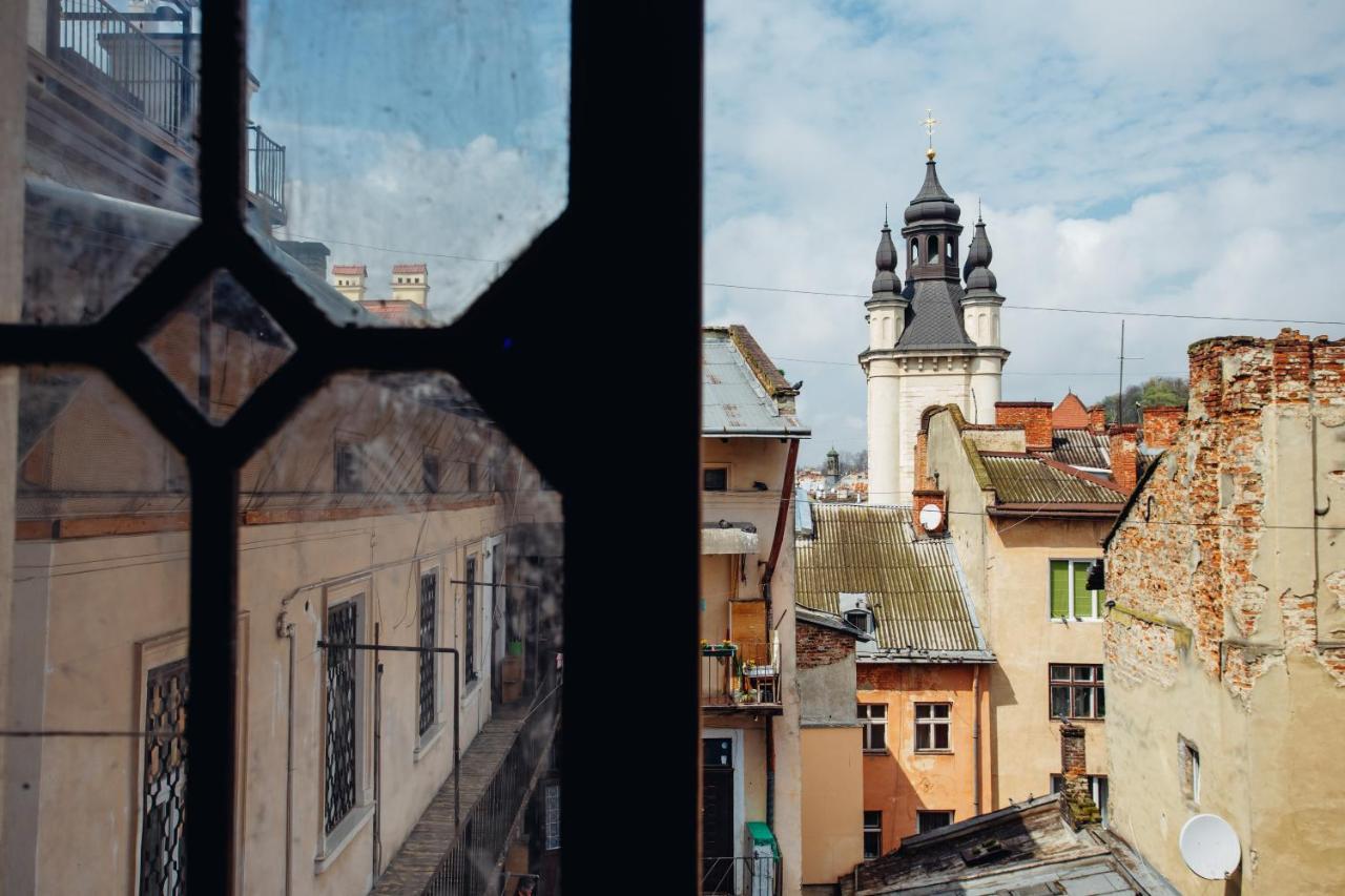 Peaceful Studio On Rynok Square Lviv Exterior foto