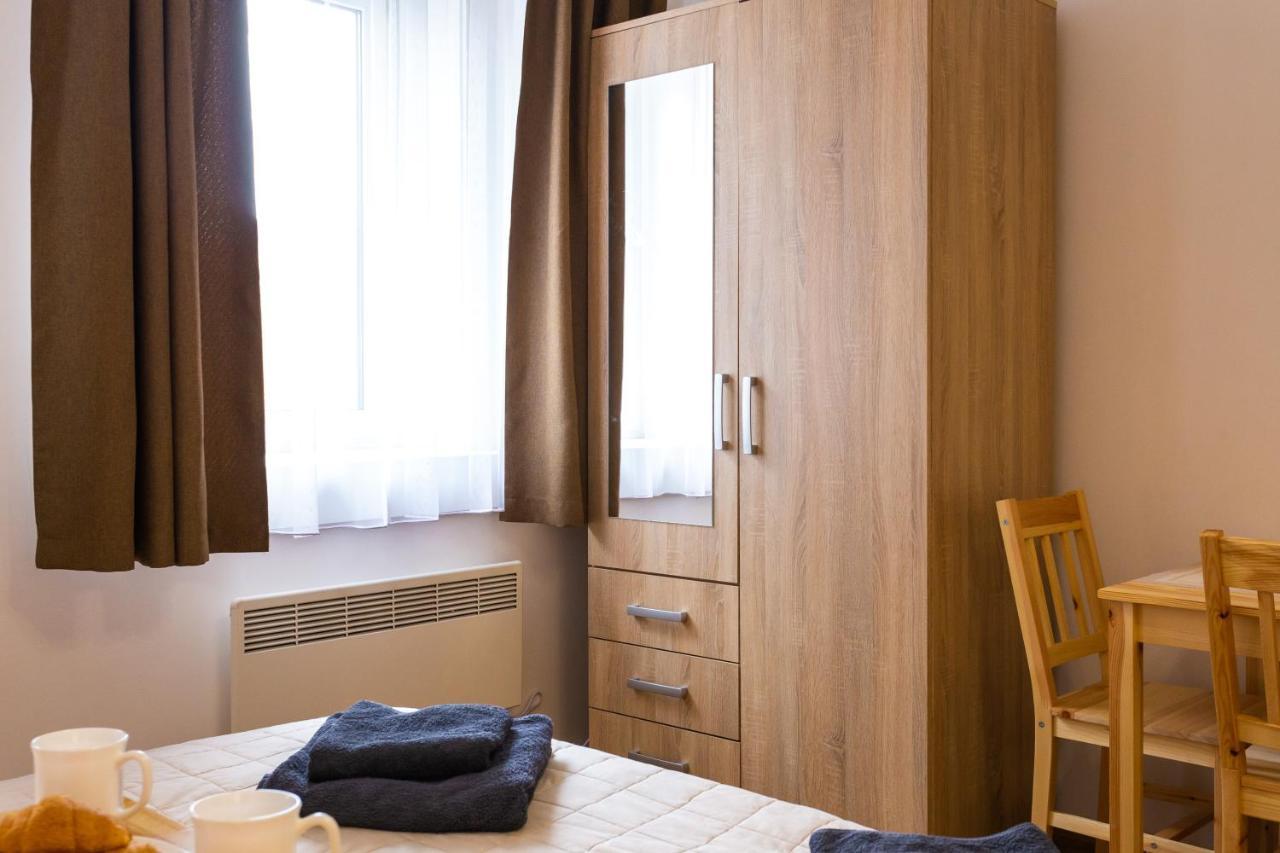 Peaceful Studio On Rynok Square Lviv Exterior foto