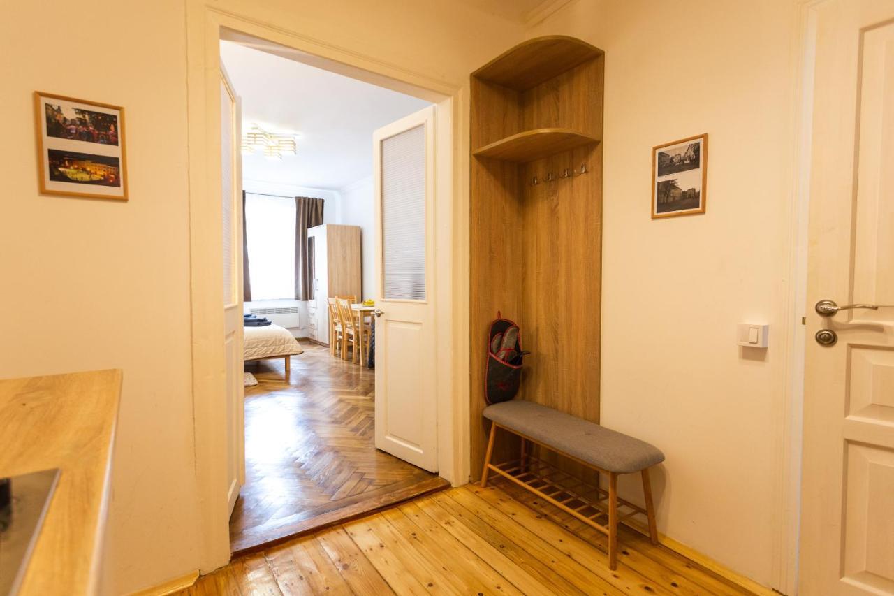 Peaceful Studio On Rynok Square Lviv Exterior foto