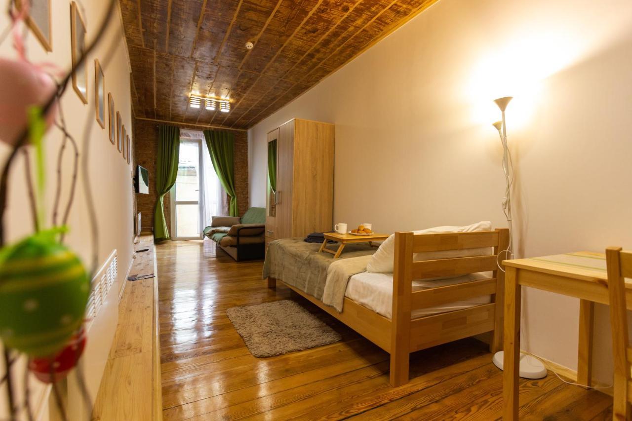 Peaceful Studio On Rynok Square Lviv Exterior foto