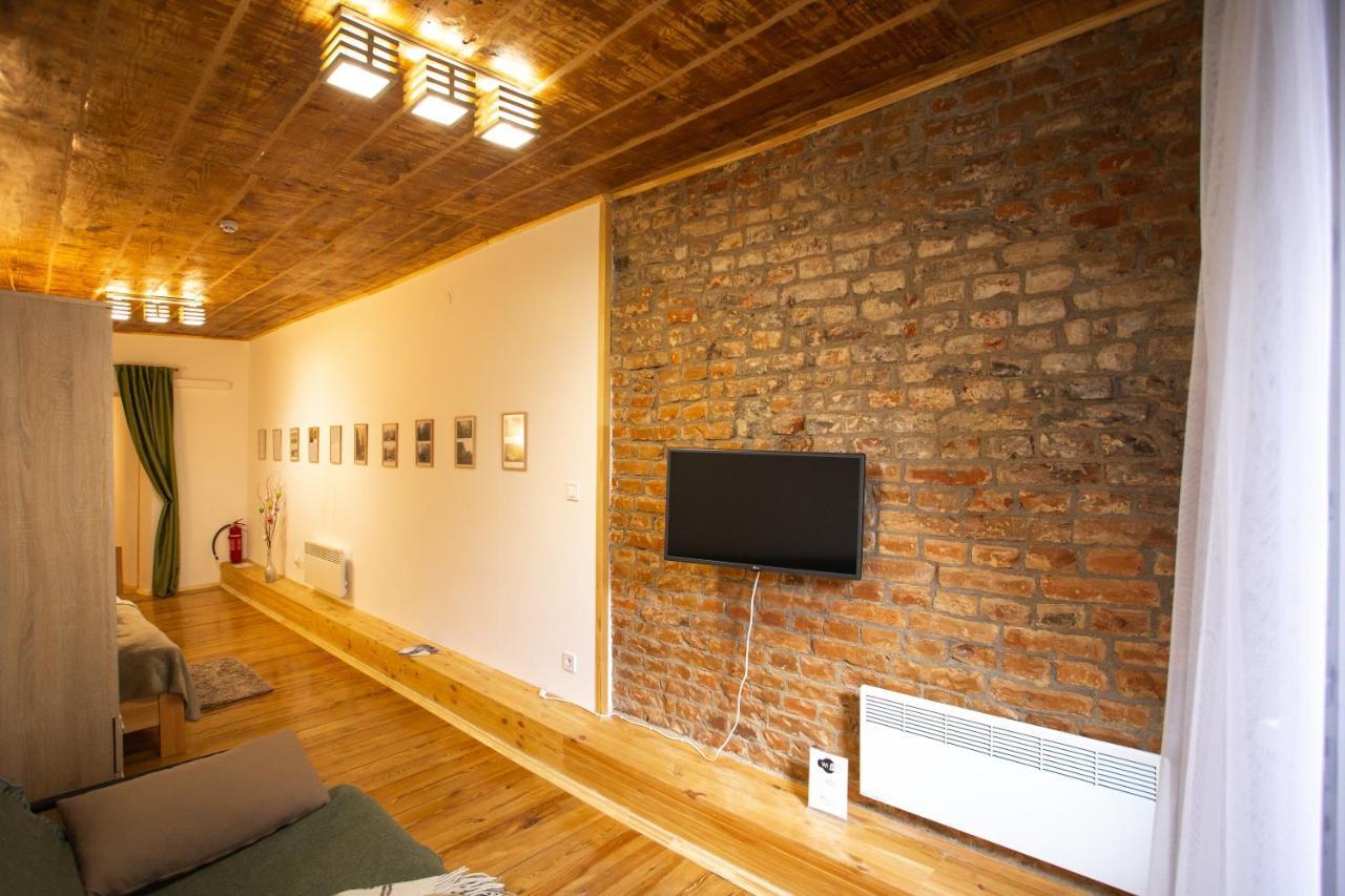 Peaceful Studio On Rynok Square Lviv Exterior foto