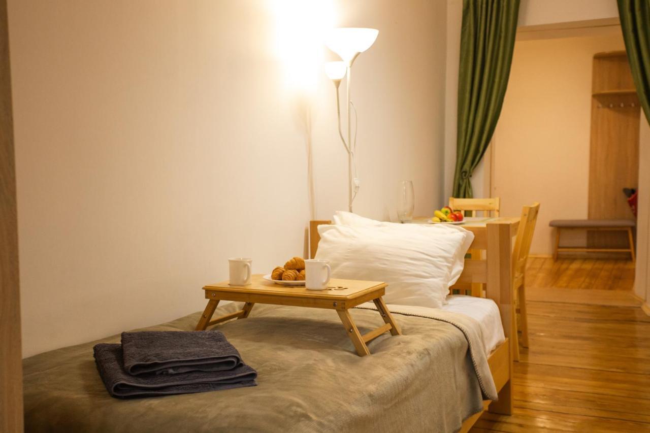 Peaceful Studio On Rynok Square Lviv Exterior foto
